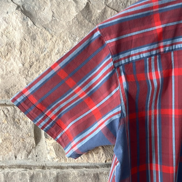 Columbia Short Sleeve Button Down Shirt Size Large Regular Fit - Picture 13 of 14